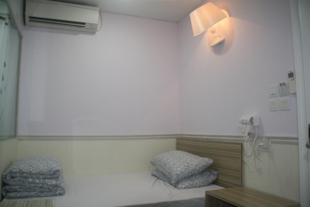 K & B Hostel Hong Kong Room photo