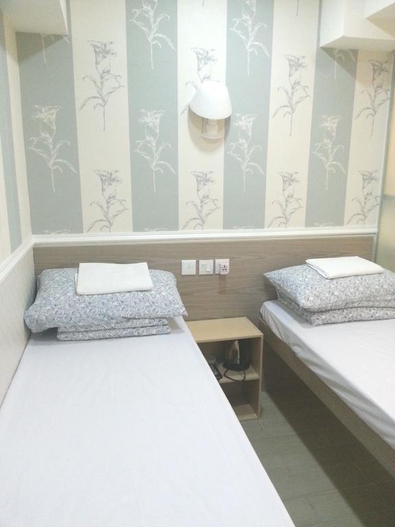 K & B Hostel Hong Kong Room photo